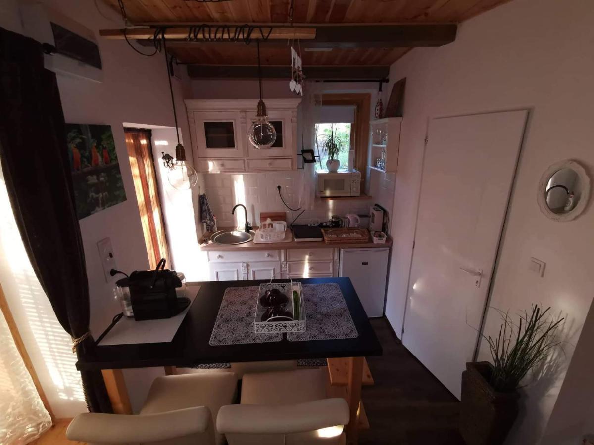 Kishaz Apartman Eger Eksteriør billede